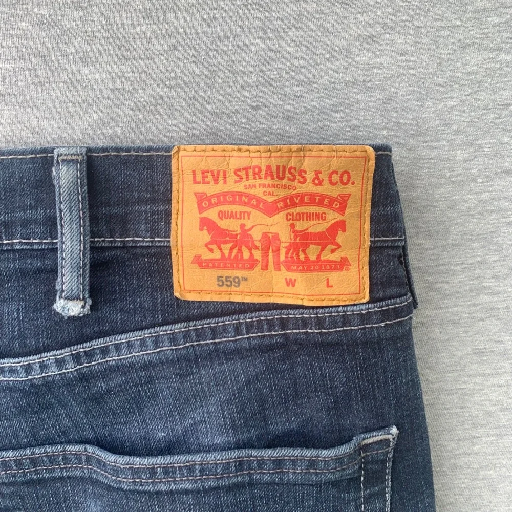 Levis 559 Relaxed Straight Jeans Mens 46x30 Dark Wash Blue Denim
